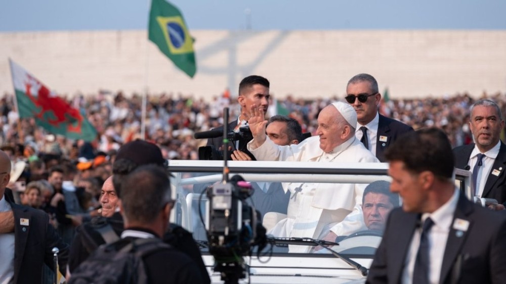 Papa Francisco tem 'inflamação pulmonar', mas apresenta melhora
