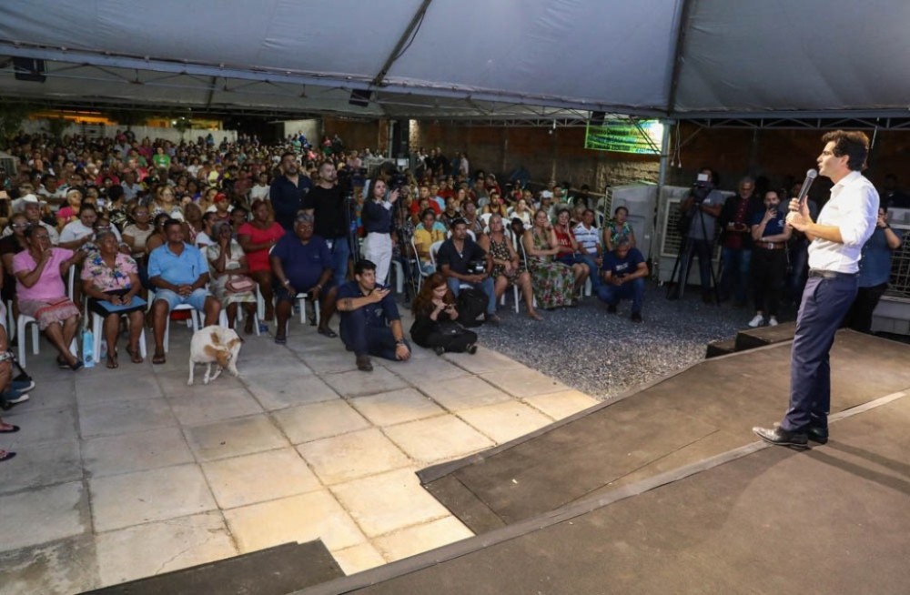 Mais de 720 famílias de Cuiabá recebem do Governo escrituras aguardadas há três décadas