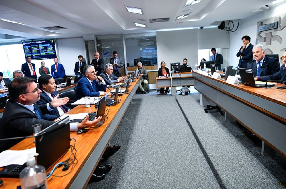 CSP adia votação de porte de arma para integrantes da Funai