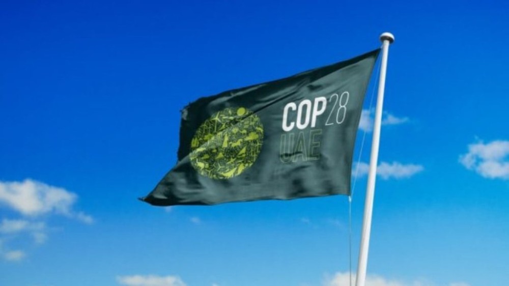 Presidente da COP28 nega suposta negociação petrolífera dos EAU