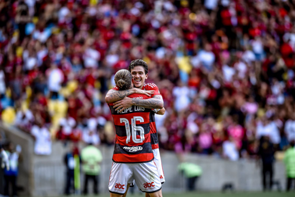 Em tarde de homenagens, Flamengo vence o Cuiabá no Maracanã e segue no G4 do Brasileirão