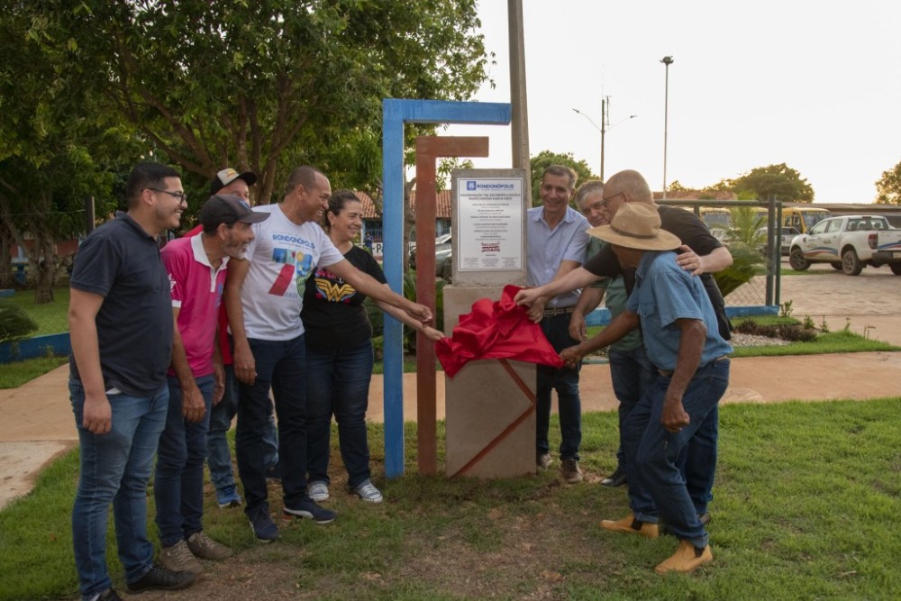 Escola Padre Dionísio ganha estacionamento, revitalização e urbanização do entorno