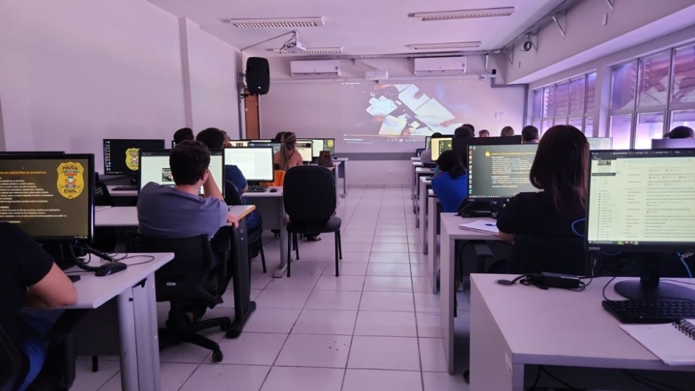 Policiais civis participam de curso de investigação contra lavagem de dinheiro em Cuiabá