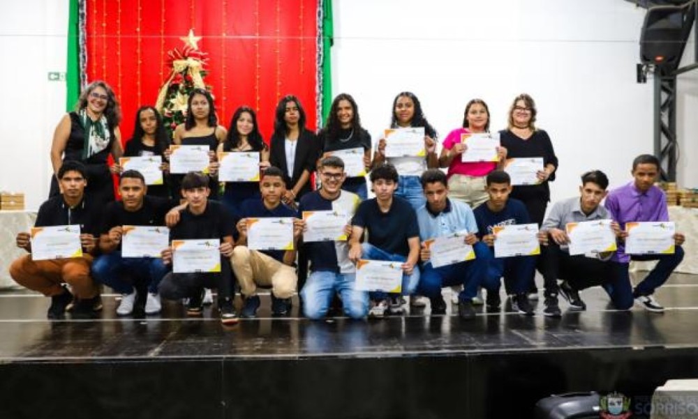 Prefeitura realiza formatura de jovens do Programa Aprendiz Sorriso Legal 2023