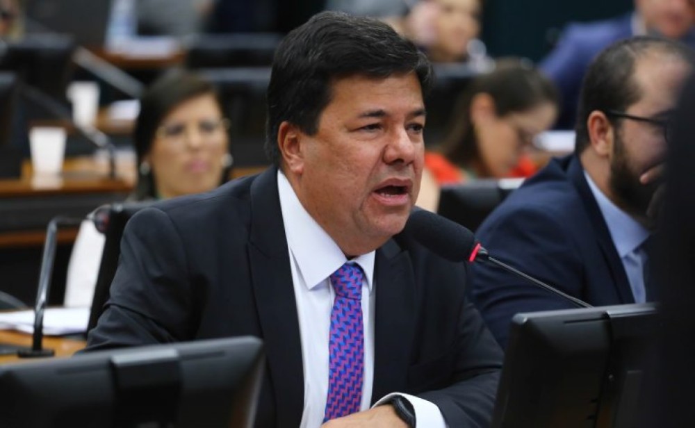 Deputados pedem retirada da urgência de projeto que modifica o ensino médio