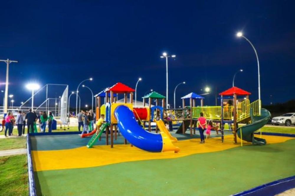 Prefeitura inaugura Praça das Meninas no bairro Jardim Aurora