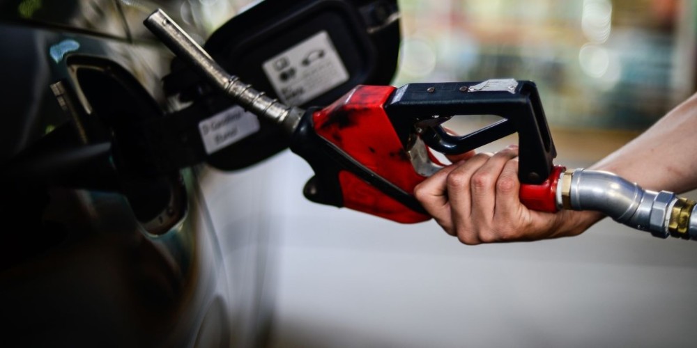 Petrobras reduz preço do diesel às distribuidoras amanhã