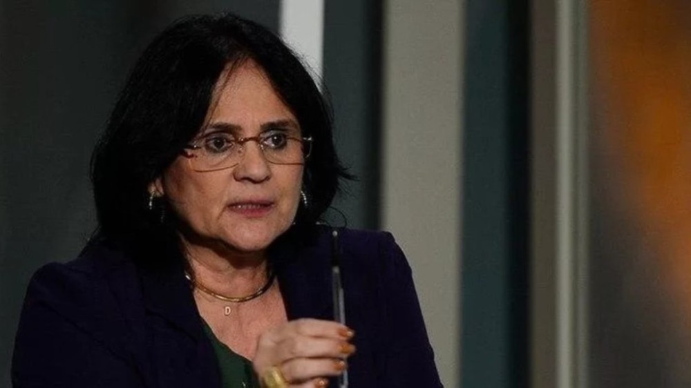 Senadora Damares Alves é internada em Brasília