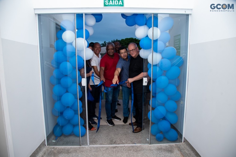 Prefeito inaugura centro cirúrgico de animais