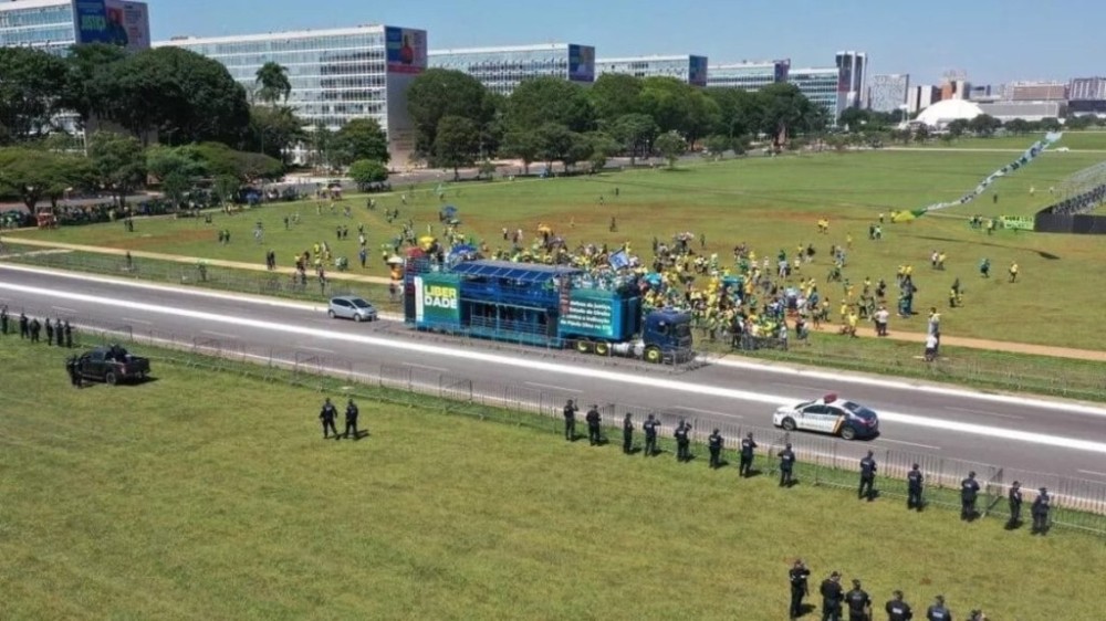 Bolsonaristas protestam contra indicação de Flávio Dino ao STF