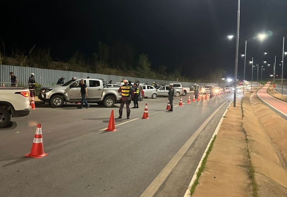Fiscalização de trânsito resulta na prisão de sete motoristas e remoção de 44 veículos em Cuiabá