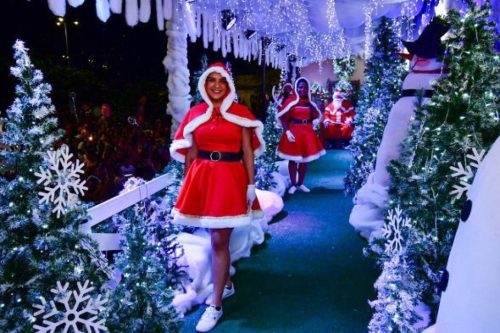 ‘Natal da Gente 2023’ faz nevar em Cuiabá; Carreta de luz carrega três toneladas de sonhos para dez bairros da capital; Veja a programação