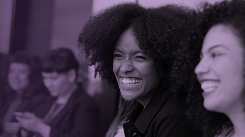 Campanha Dia de Doar ajuda mulheres vulneráveis em tecnologia