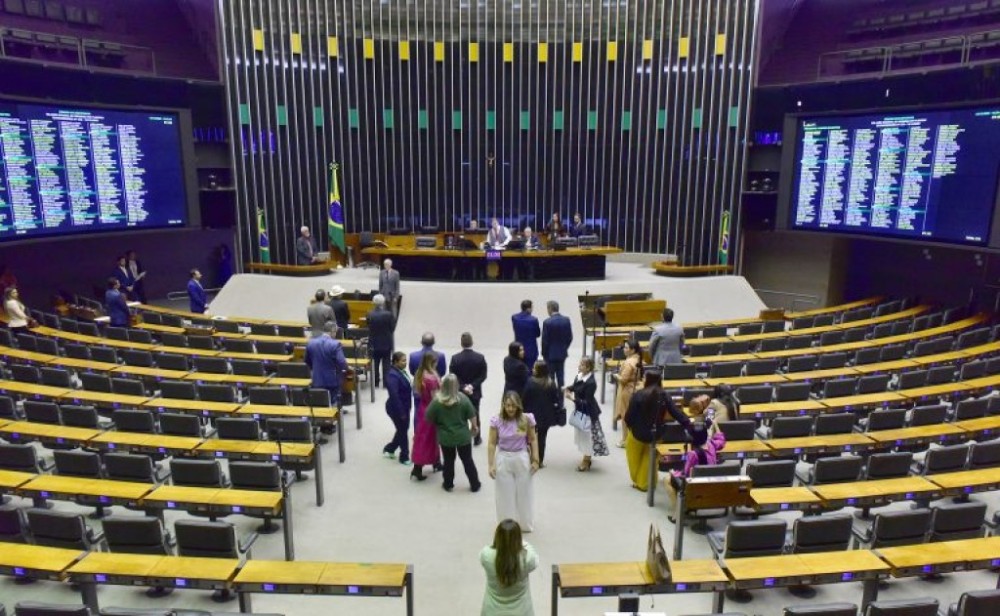 Congresso derruba veto à desoneração da folha de pagamento para 17 setores da economia
