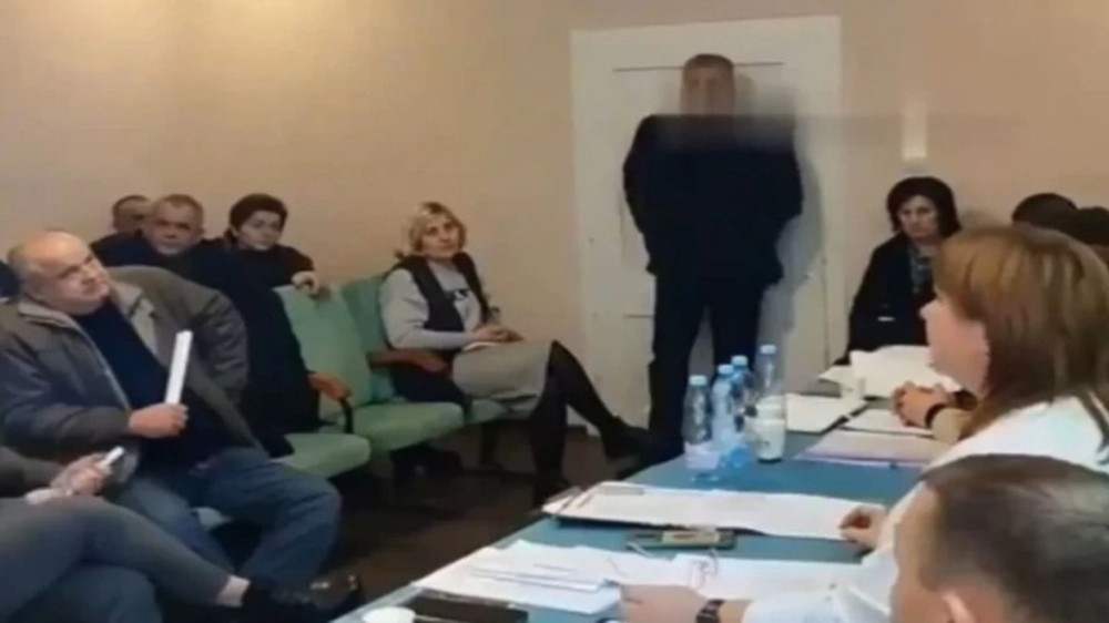 Vídeo: Deputado ucraniano lança granadas em sessão, ferindo 26 pessoas