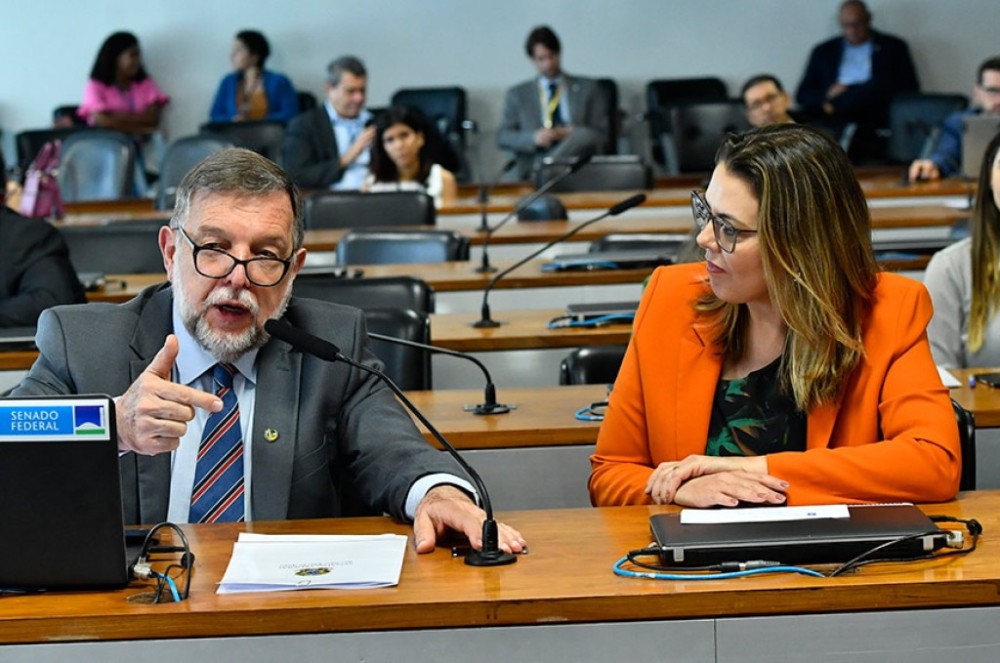 Cota para mulheres em conselhos de administração é aprovada na CDH