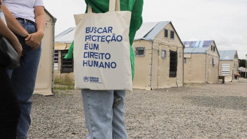 Riachuelo renova parceria com ACNUR e auxilia pessoas refugiadas