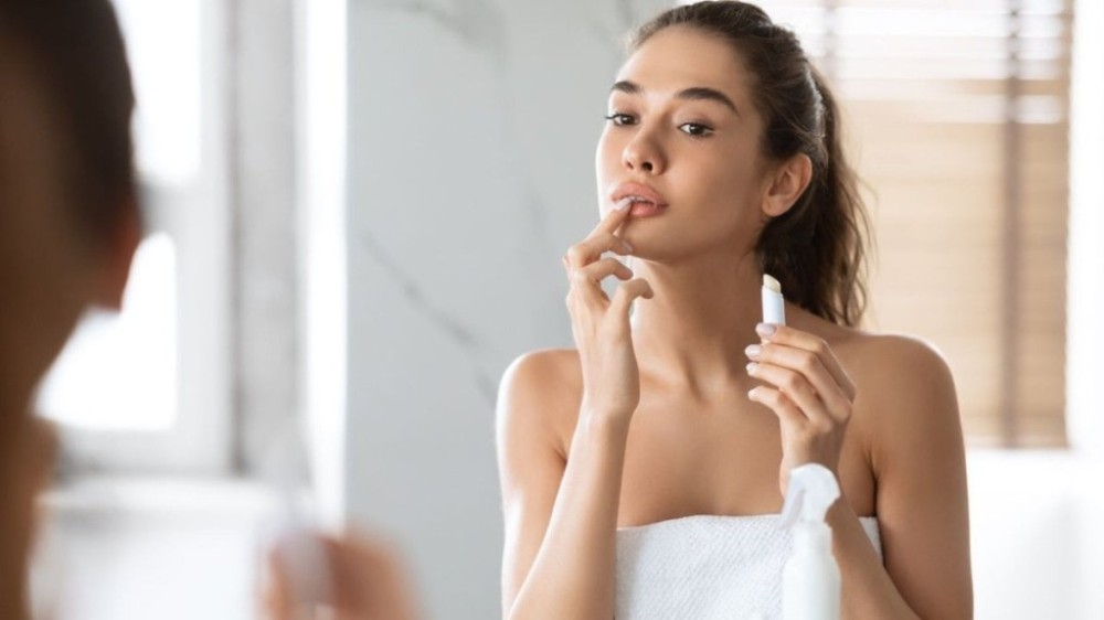 5 melhores produtos para cuidar de lábios ressecados e rachados
