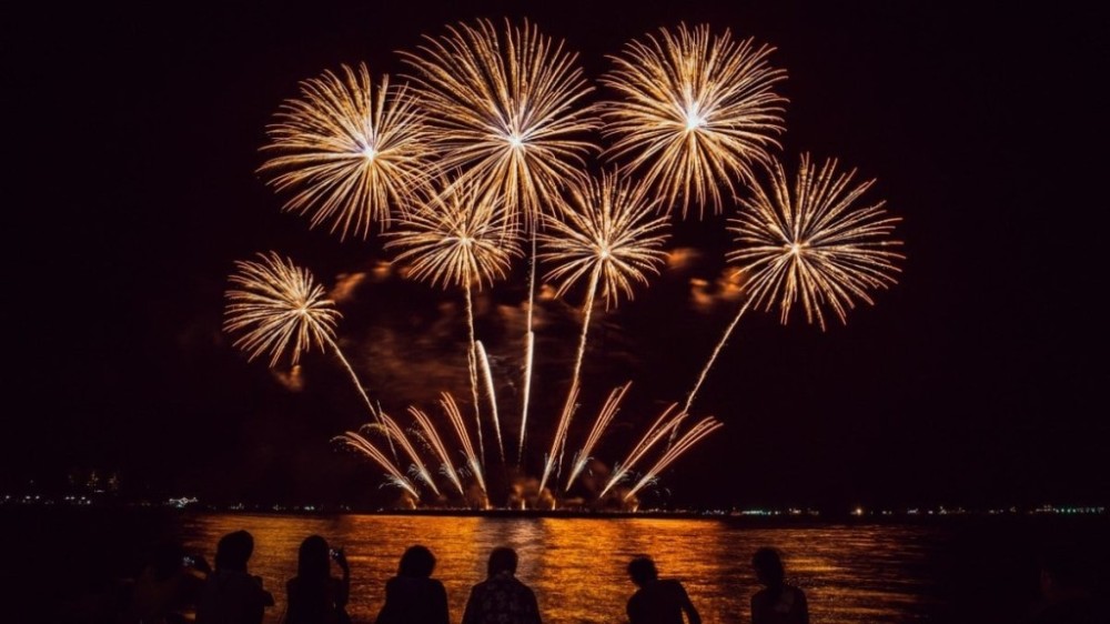 É proibido soltar fogos de artifício no Ano-Novo? Veja as regras