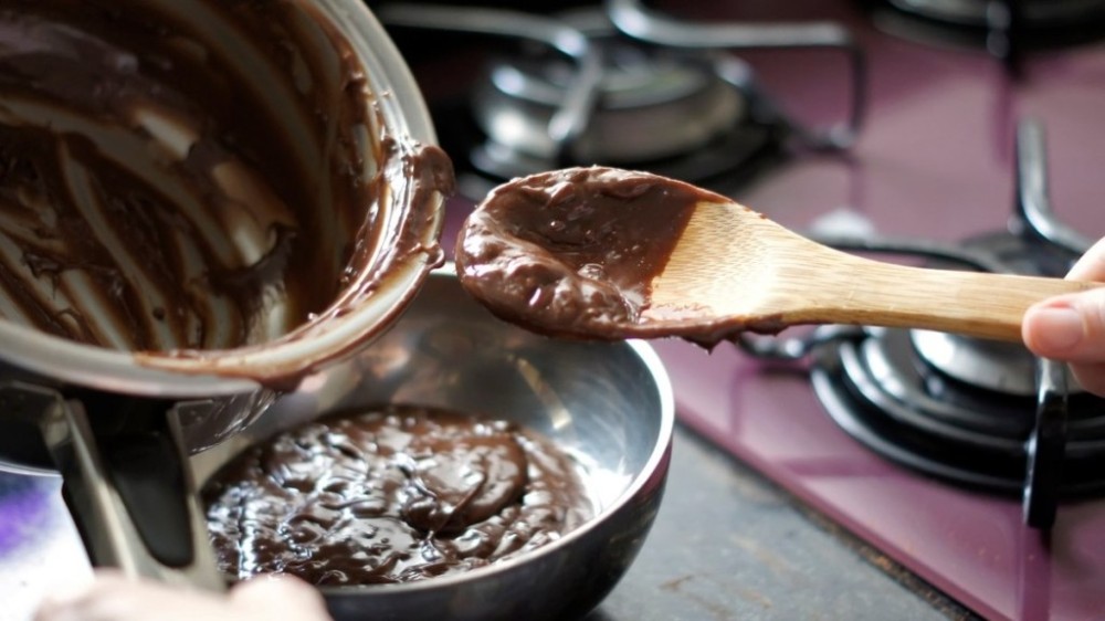 Como fazer brigadeiro de colher sem leite condensado