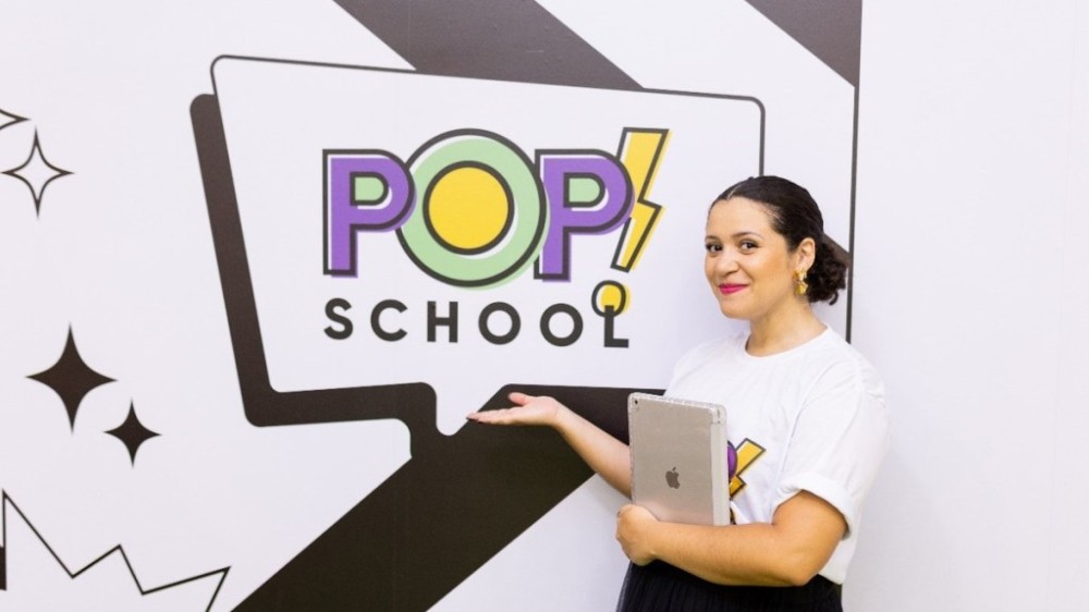 Ela largou carreira para ensinar a empreender no Instagram e no TikTok