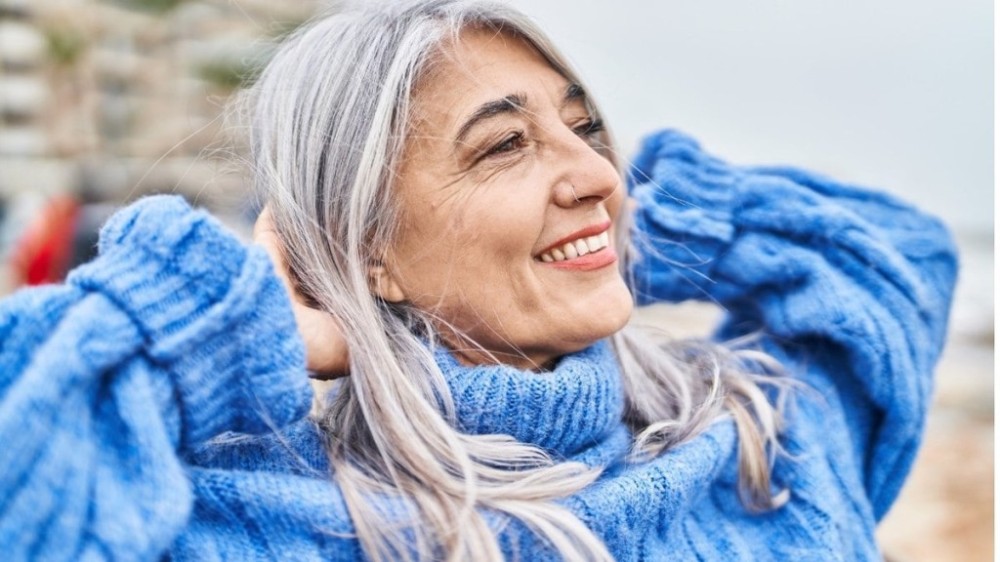 É possível reverter cabelos brancos? Saiba o que dizem os especialistas