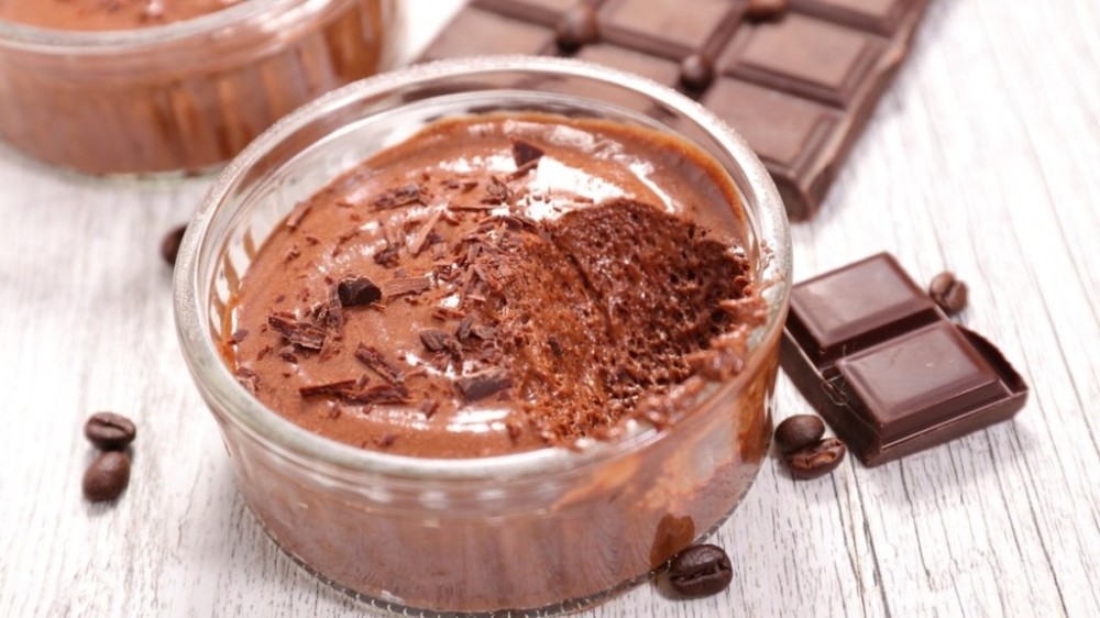 Mousse de leite Ninho com chocolate fácil e rápido