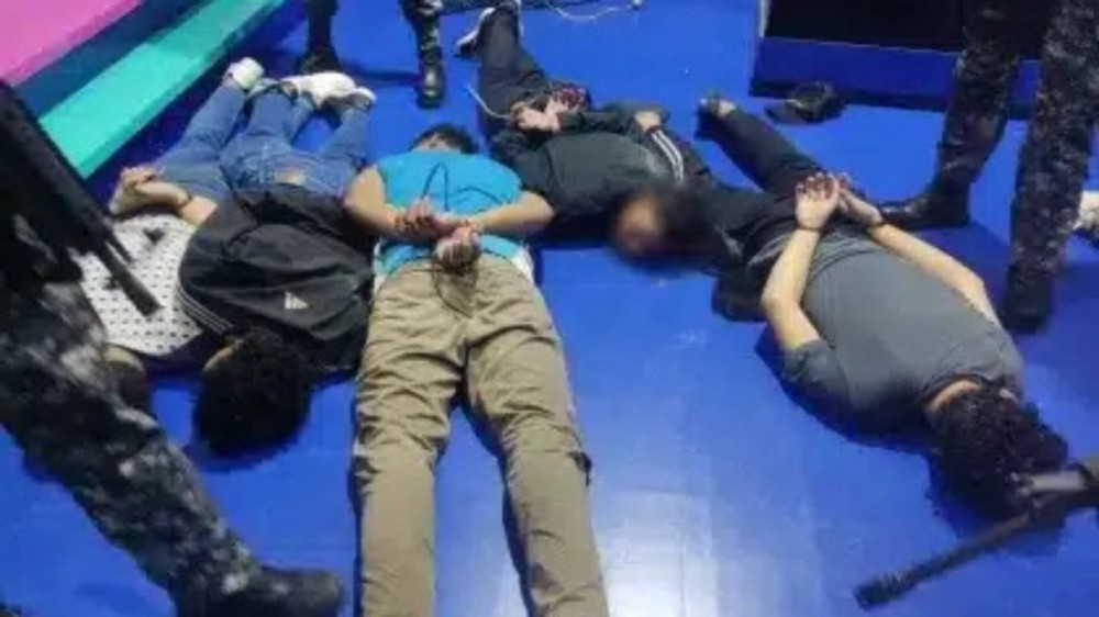 Vídeo: criminosos são presos após invasão a estúdio de TV no Equador
