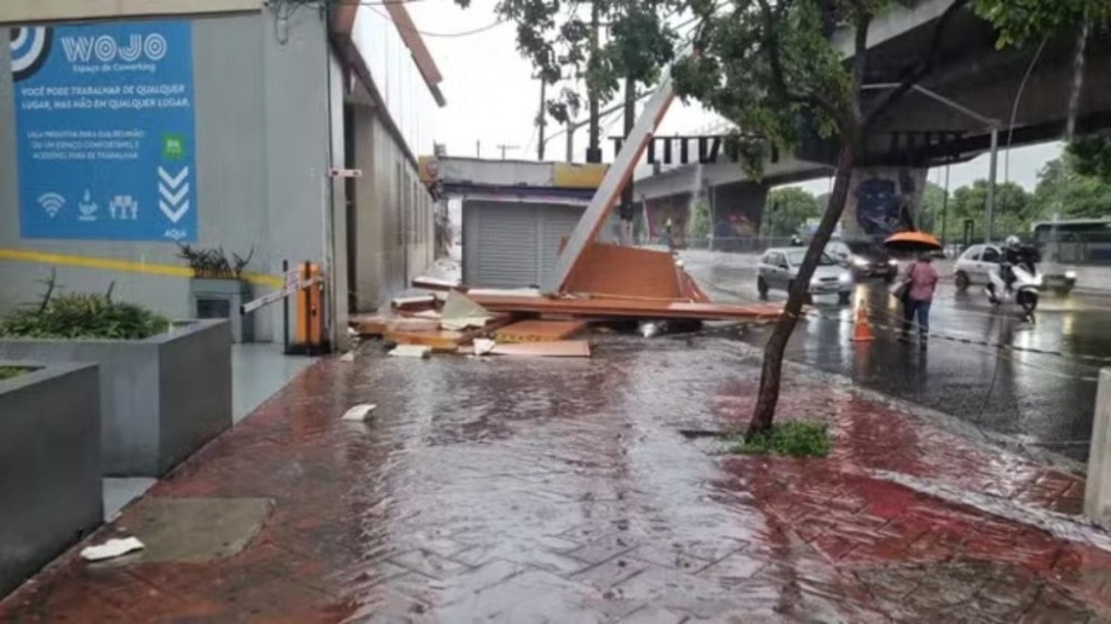 Chuvas em SP: tempestade causa estragos pelo 2º dia; uma pessoa morreu