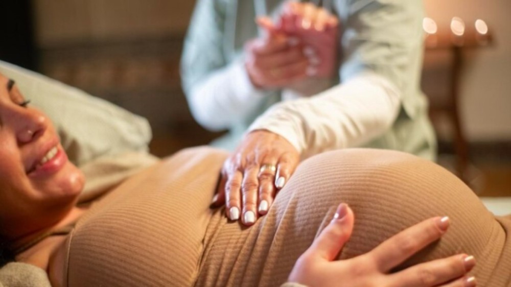 Parteiras e doulas são essenciais no pré, durante e pós-parto