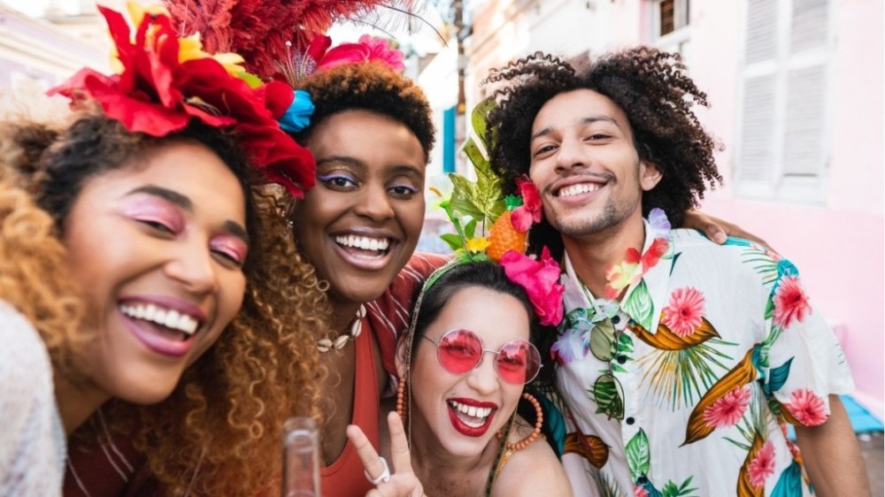 Legenda para Carnaval: 59 opções para arrasar nas fotos curtindo blocos