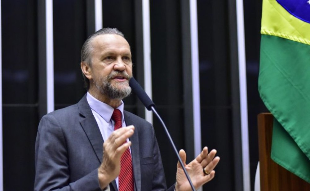 Projeto cria campanha para alertar população sobre riscos do uso excessivo de eletrônicos