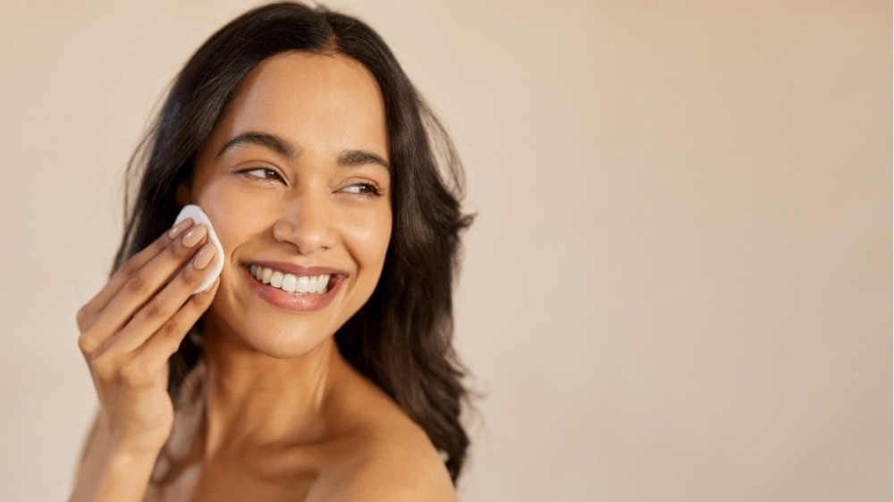 Rotina de skincare diurna X skincare noturna: saiba o que usar em cada momento