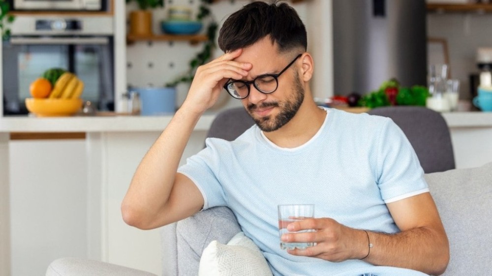 Acordou de ressaca? Confira o que fazer para amenizar