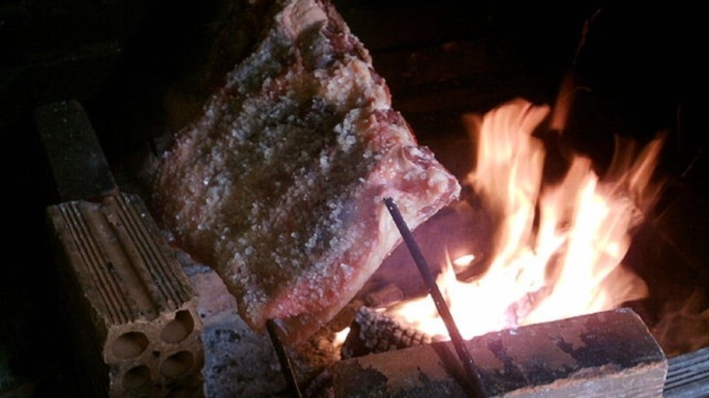 Polícia da Itália investiga jovens por churrasco em obra de arte