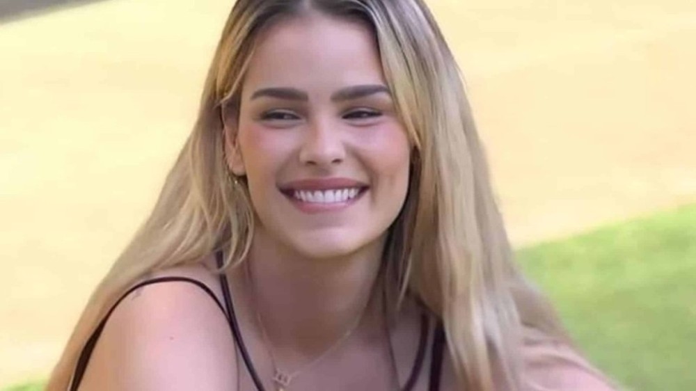 Yasmin Brunet revela segredo na hora de aplicar perfume para ter cheiro único