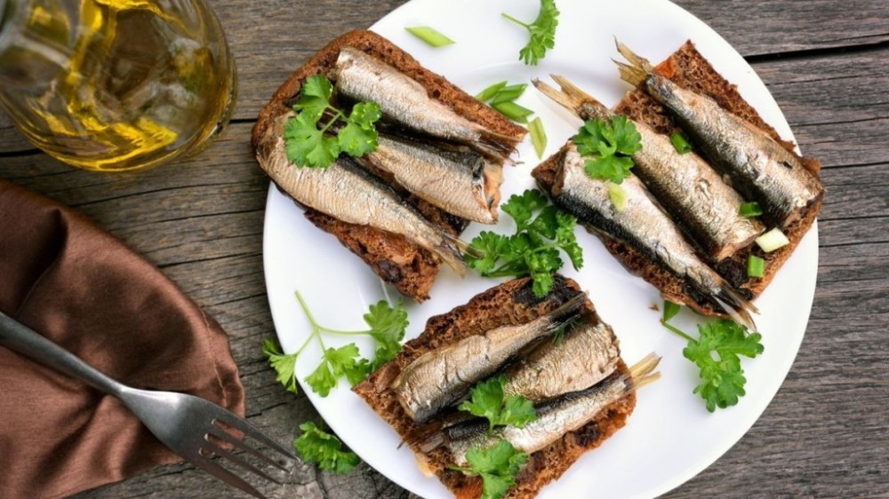Aprenda a fazer sardinha na panela de pressão e saboreie essa delícia