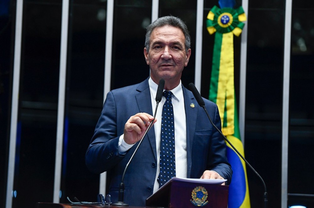 Lucas Barreto pede republicação de portaria sobre transposição de servidores de ex-território