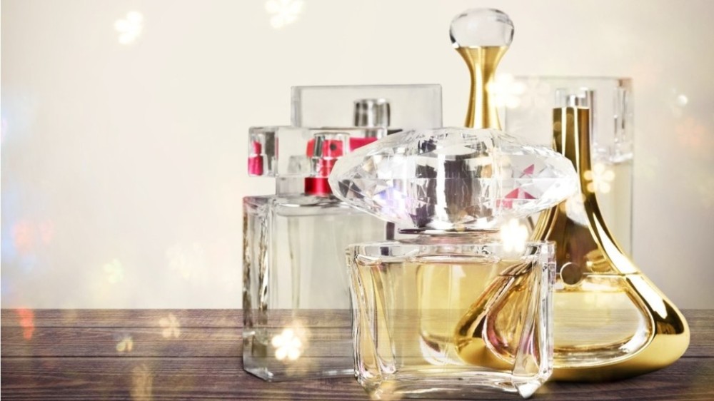 Bom, barato e cheiroso: veja 5 melhores perfumes para experimentar em 2024