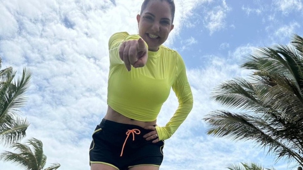 Personal trainer dos famosos empodera mulheres com dicas de treinos
