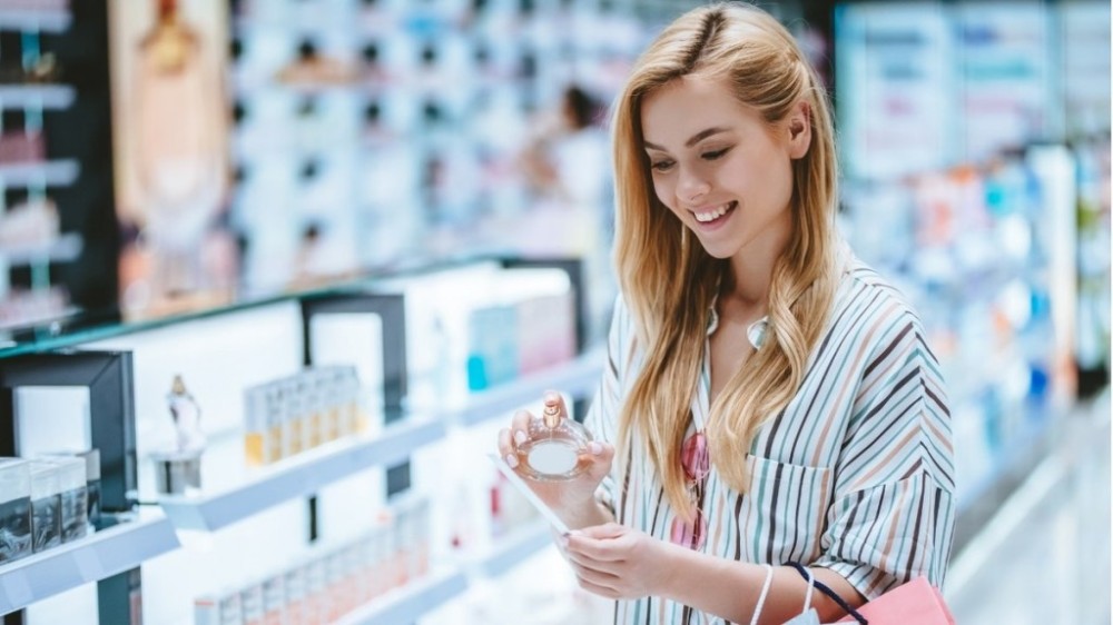 Como escolher o perfume perfeito sem sentir o cheiro