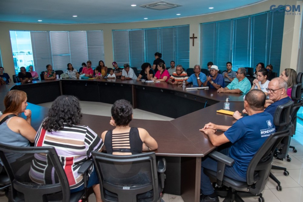Lideranças comunitárias de mais três bairros são recebidas e apresentam demandas ao prefeito