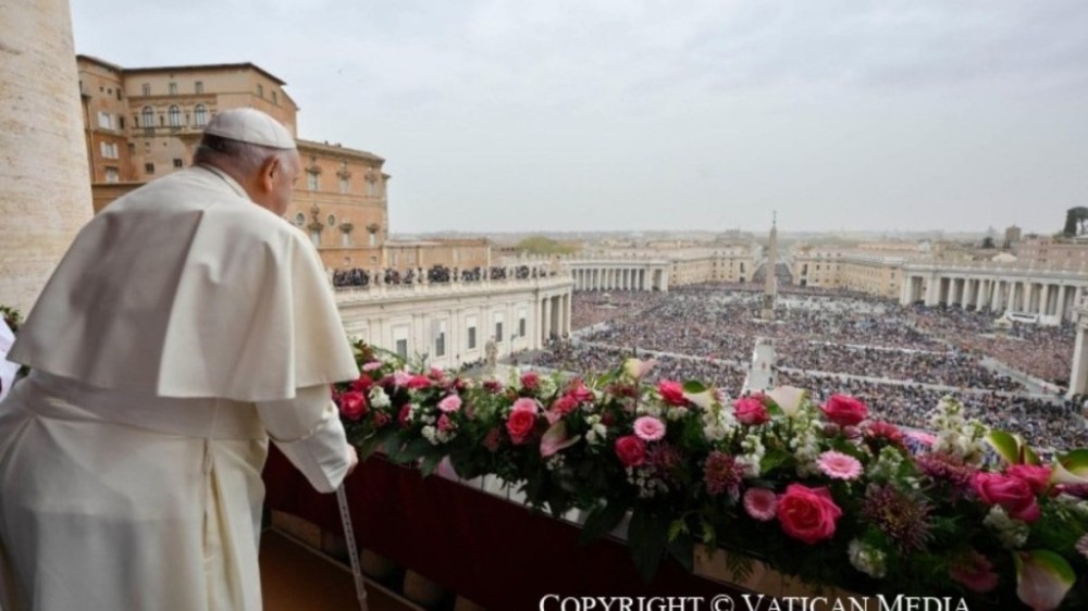 Na missa de Páscoa, Papa Francisco pede paz para países em guerra