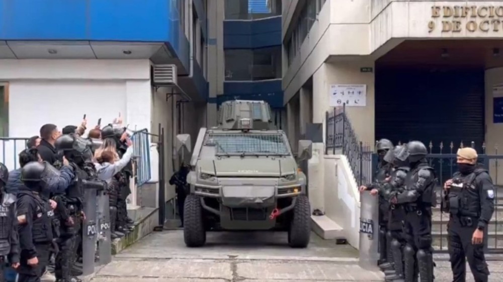 Equador: preso em embaixada vai para presídio de segurança máxima