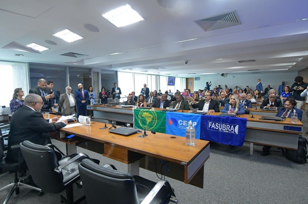 Debatedores defendem direito à negociação coletiva para servidores públicos