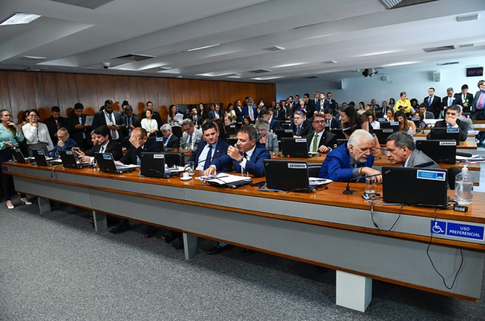 CCJ vota na próxima semana quinquênio para juízes e promotores