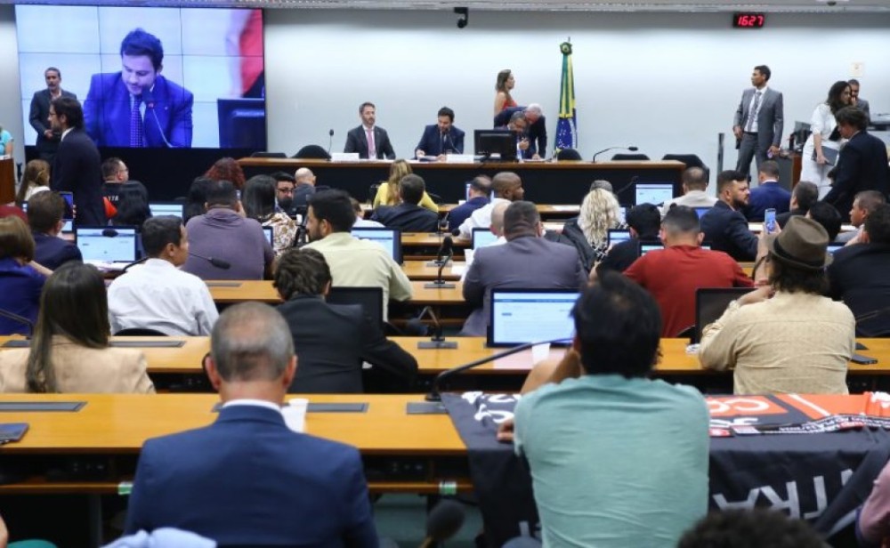 Deputados anunciam acordo para votar em junho a regulamentação do trabalho de motoristas de aplicativo