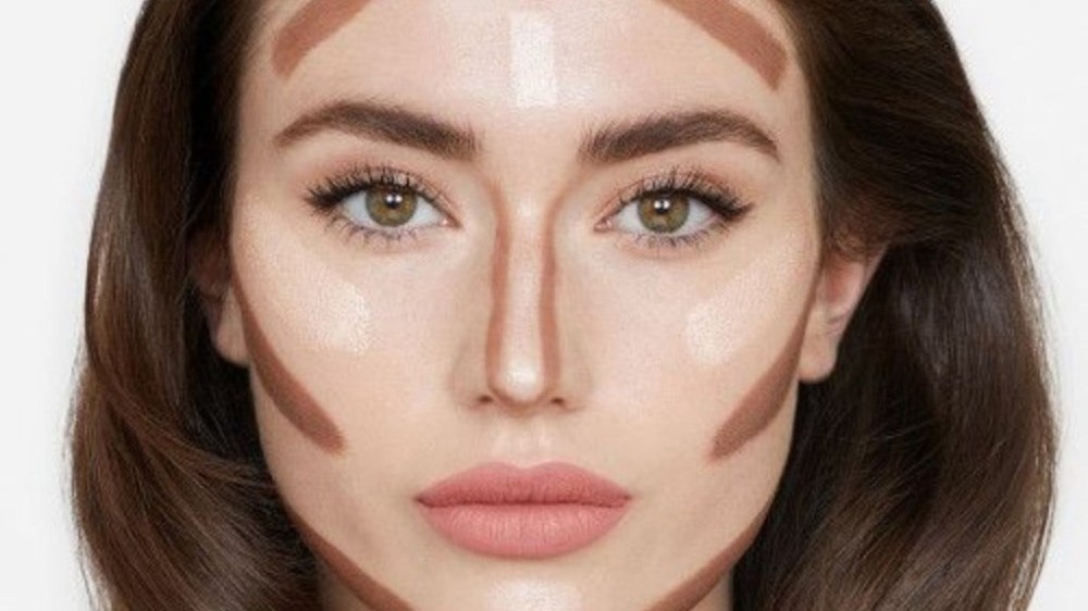 Contorno facial: aprenda a técnica dos maquiadores profissionais