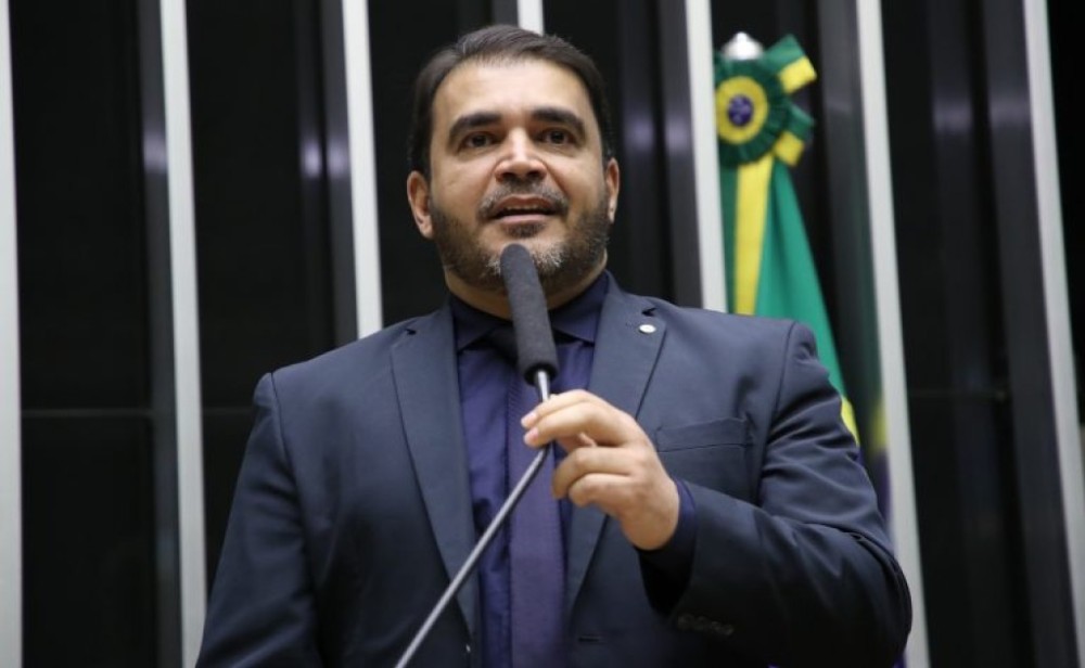 Projeto proíbe distribuidora de energia de possuir unidade de geração distribuída