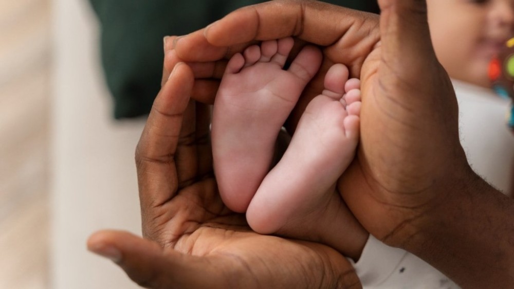 Frescura? Entenda os cuidados com visitas ao bebê recém-nascido
